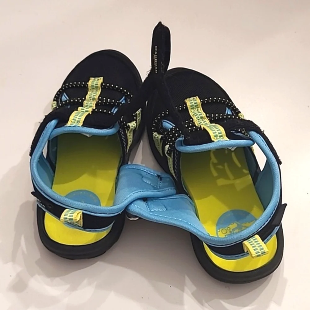 OshKosh B'Gosh Marina Sandal Unisex Mesh Sneaker Closed Toe Bungee Accents Sz 9